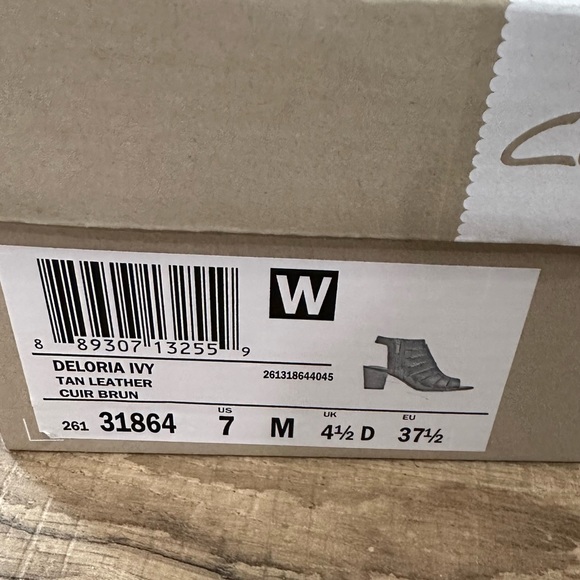 Clarks NWB Deloria Ivy Tan Leather Cuir Brun Heel Bootie Sandal size 7 - Picture 15 of 15